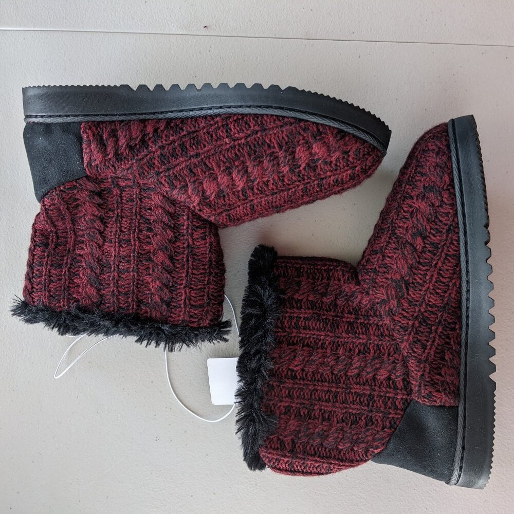 Dearfoams Women's Black and Burgundy Slippers - Picture 2 of 7